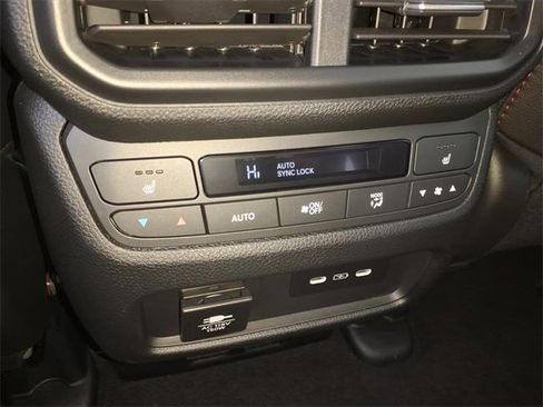 Used 2025 Honda Passport Black Edition image 12