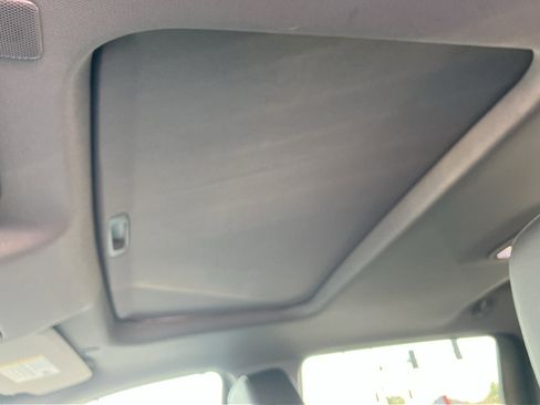 Used 2022 Chevrolet Silverado 1500 LT Trail Boss w/ LT Trail Boss Premium Package image 32