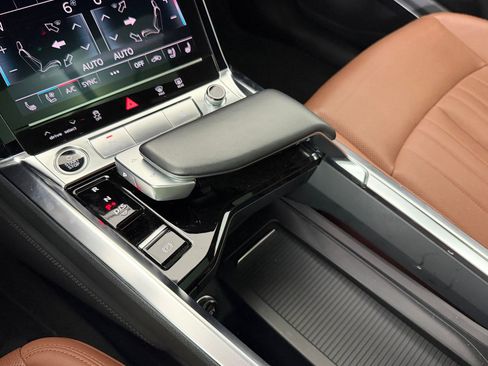 Used 2022 Audi e-tron Premium Plus w/ Premium Plus Package image 21