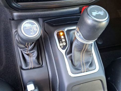 Used 2023 Jeep Wrangler Unlimited Sahara AWD/4WD image 14