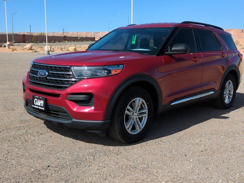 Used 2023 Ford Explorer XLT image 7