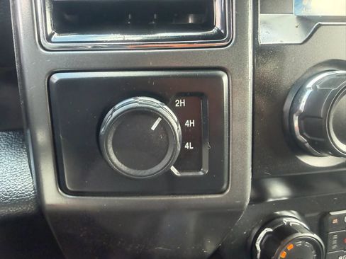 Used 2019 Ford F150 XLT w/ Equipment Group 302A Luxury AWD/4WD image 26