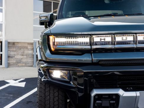 Used 2025 GMC Hummer EV 3X AWD/4WD image 9