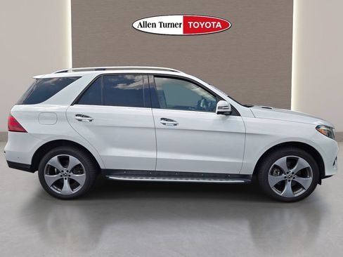 Used 2019 Mercedes-Benz GLE 400 4MATIC image 5