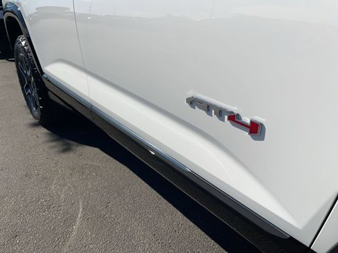 New 2026 GMC Terrain AT4 w/ Convenience Package III AWD/4WD image 8