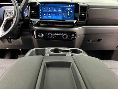 Used 2023 Chevrolet Silverado 1500 LT image 32