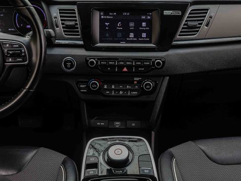 Certified 2019 Kia Niro EX w/ Cold Weather Package 2.0 FWD image 11
