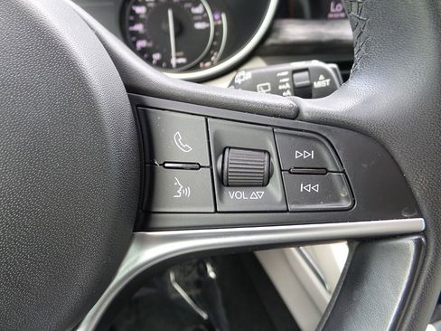 Used 2019 Alfa Romeo Stelvio RWD image 34