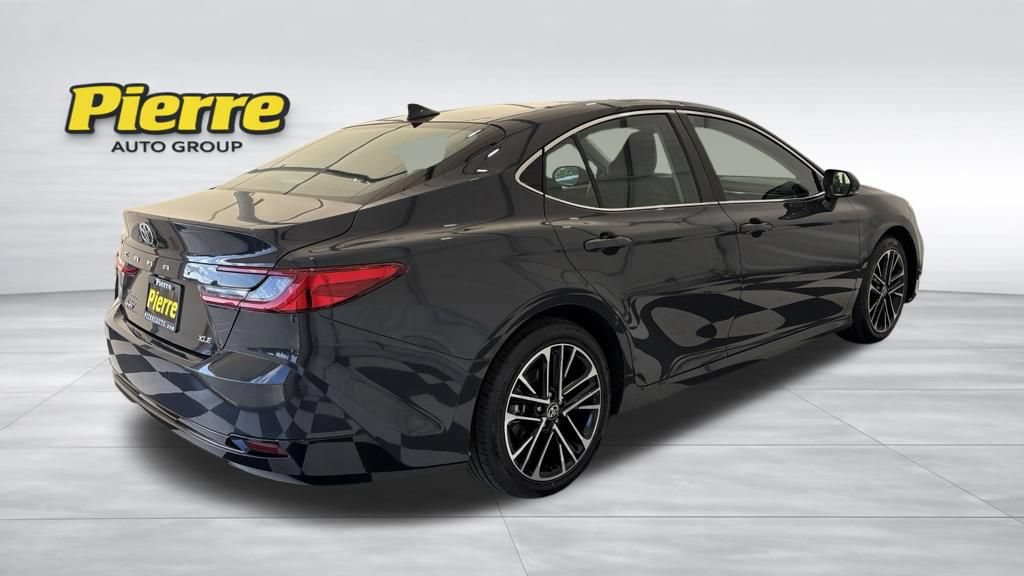 Used 2025 Toyota Camry XLE FWD image 5