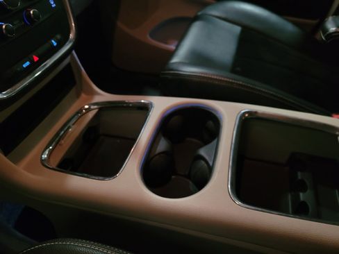 Used 2018 Dodge Grand Caravan SXT image 26