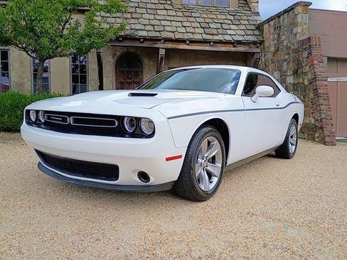 Used 2016 Dodge Challenger R/T Scat Pack RWD image 5