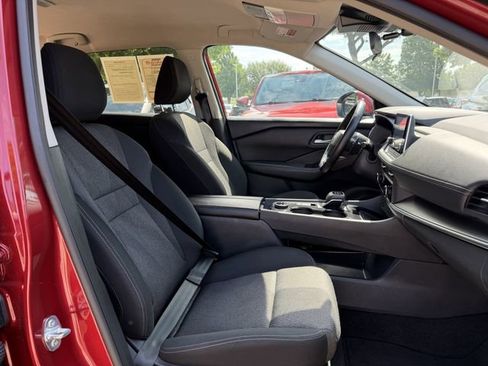Used 2025 Nissan Rogue SV AWD/4WD image 26