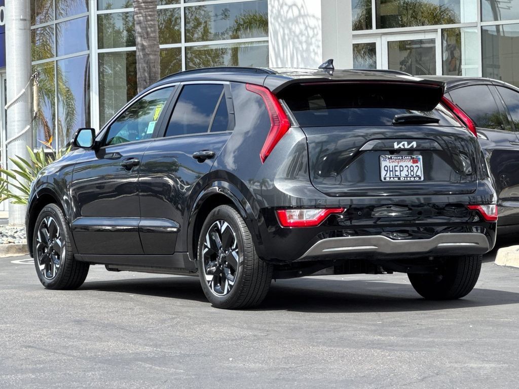 Used 2023 Kia Niro Wind w/ Wind Preserve Package FWD image 3