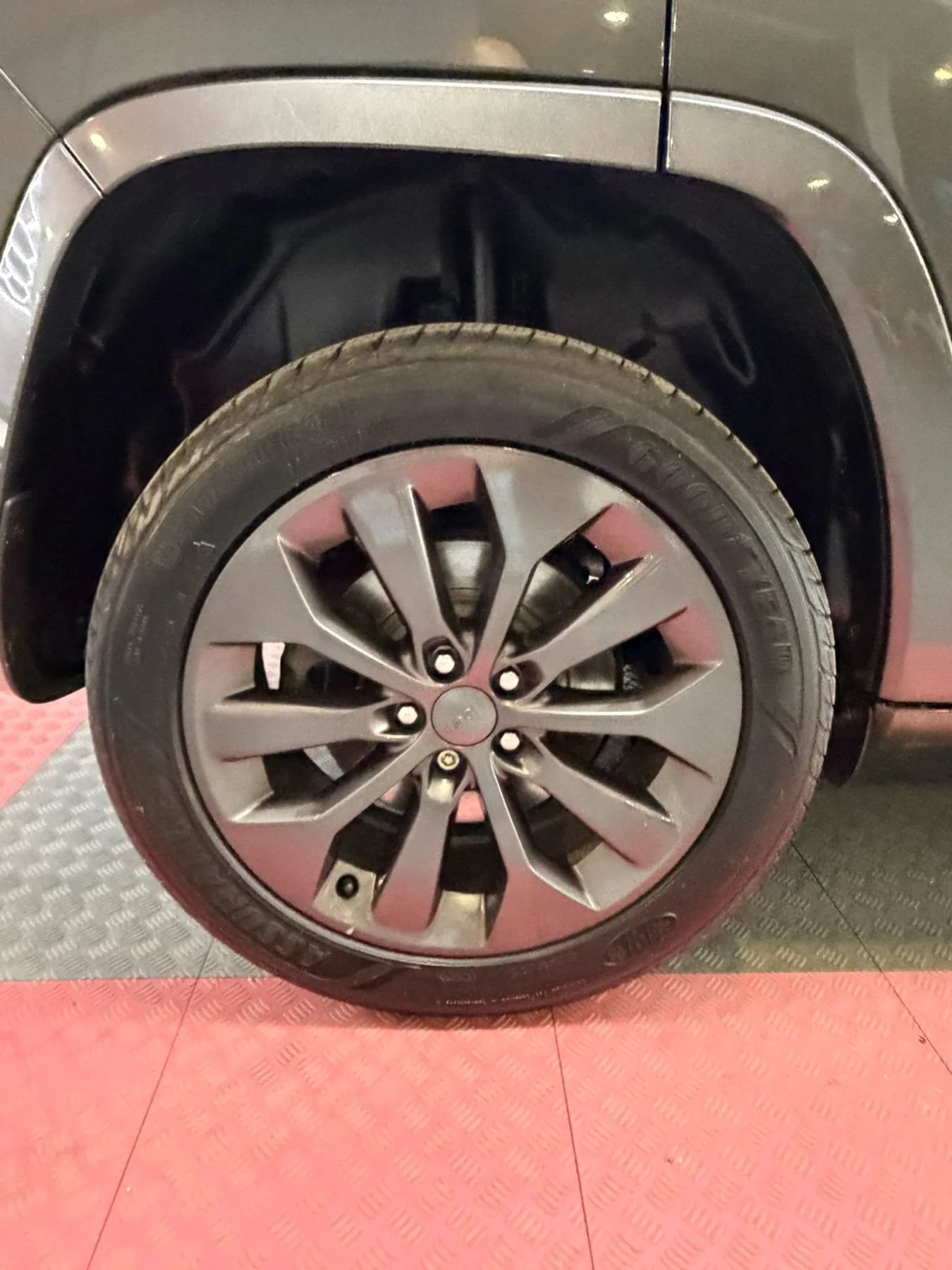 Used 2019 Jeep Cherokee High Altitude AWD/4WD image 40