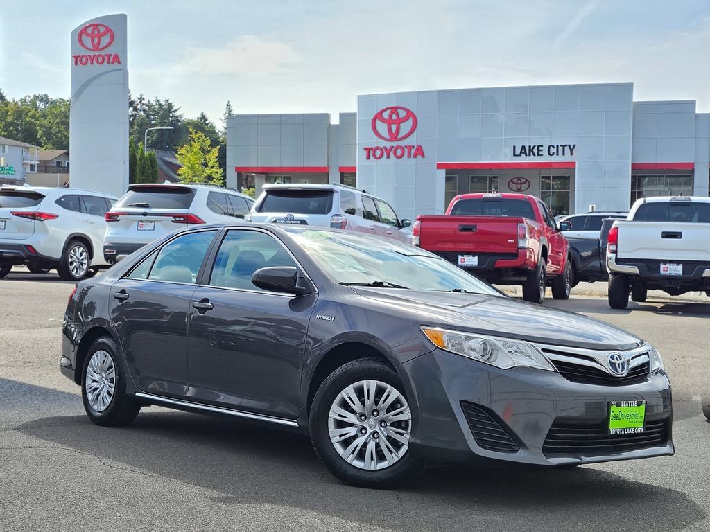 Used 2014 Toyota Camry LE FWD image 1