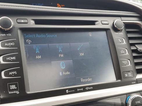 Used 2019 Toyota Highlander Limited AWD/4WD image 12