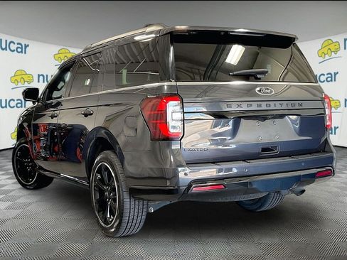 Used 2023 Ford Expedition Limited AWD/4WD image 4
