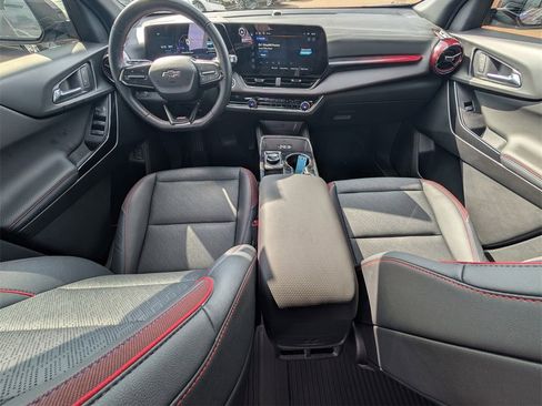 Used 2025 Chevrolet Equinox RS image 26