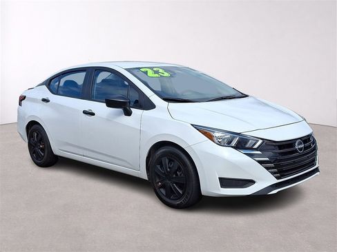 Used 2023 Nissan Versa S image 1