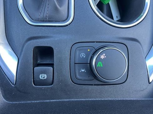 Certified 2023 Chevrolet Traverse Premier w/ LPO, Floor Liner Package image 36