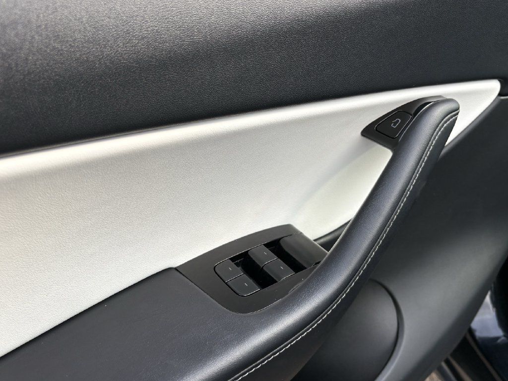 Used 2021 Tesla Model Y 2WD image 11