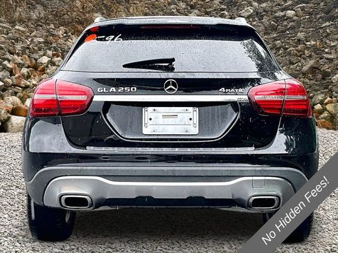 Used 2020 Mercedes-Benz GLA 250 4MATIC w/ Premium Package image 3