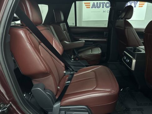 Used 2024 Ford Expedition Limited AWD/4WD image 20