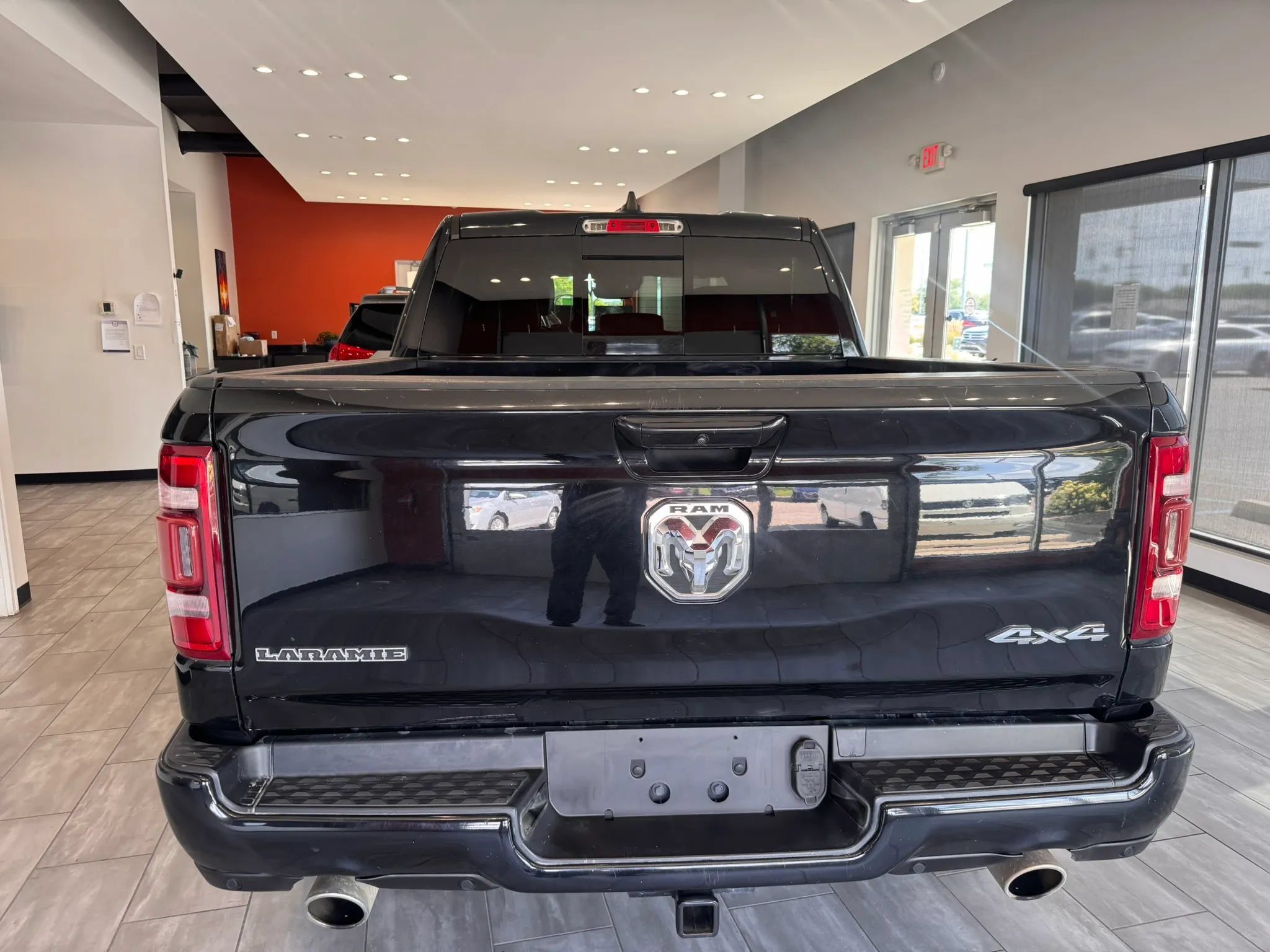Used 2021 RAM 1500 Laramie AWD/4WD image 11