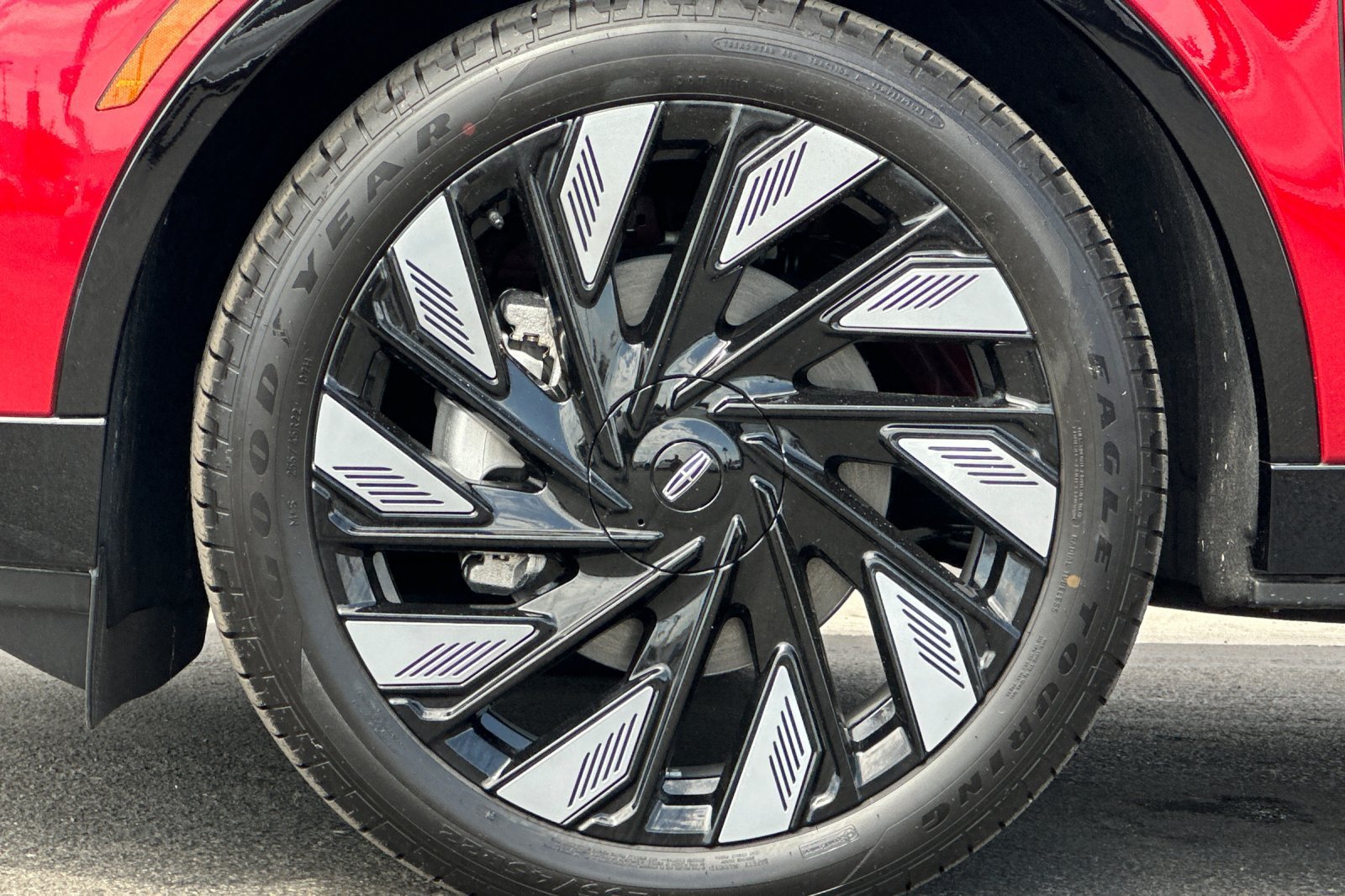 New 2026 Lincoln Nautilus Reserve w/ Jet Appearance Package AWD/4WD image 25