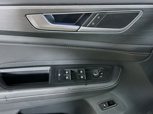 Used 2025 Volkswagen Atlas Cross Sport SE image 15