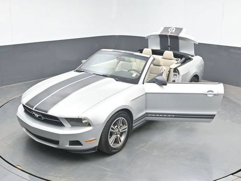 Used 2011 Ford Mustang Premium w/ 201A Rapid Spec Order Code RWD image 47