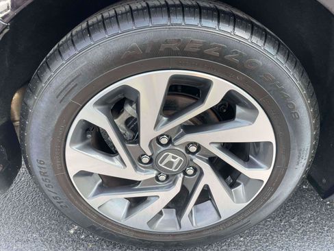 Used 2018 Honda Civic EX image 10