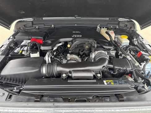 Used 2018 Jeep Wrangler Unlimited Sport S image 23