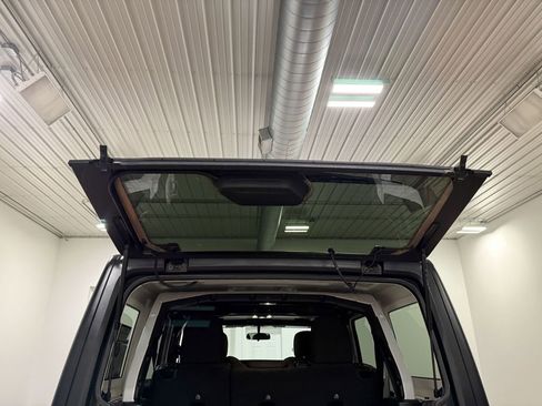 Used 2020 Jeep Wrangler Unlimited Sahara w/ LED Lighting Group AWD/4WD image 73