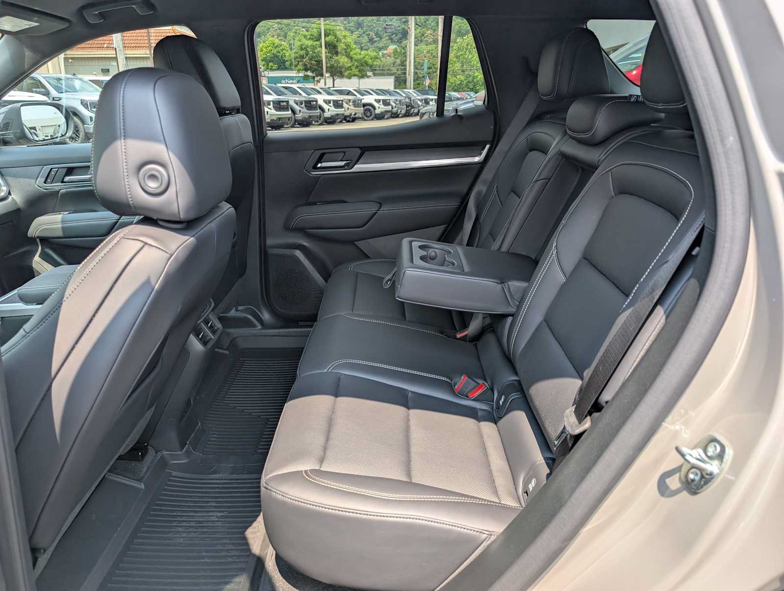 New 2027 GMC Terrain Elevation w/ Elevation Premium Package AWD/4WD image 17