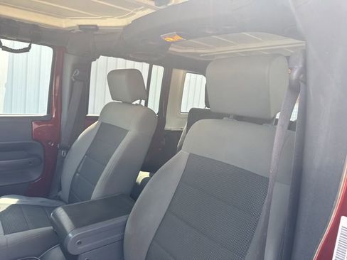 Used 2010 Jeep Wrangler Unlimited Sport AWD/4WD image 11