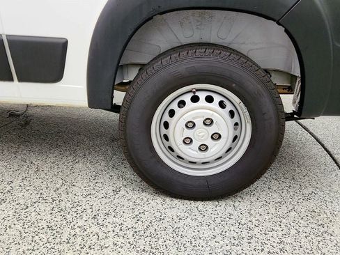 Used 2025 RAM ProMaster 2500 w/ Convenience Group FWD image 9