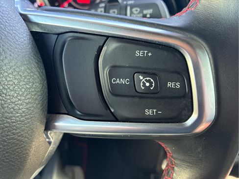 Used 2018 Jeep Wrangler Unlimited Rubicon AWD/4WD image 11