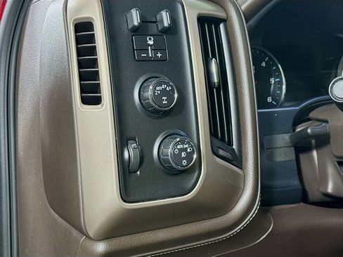 Used 2018 GMC Sierra 1500 Denali w/ Denali Ultimate Package AWD/4WD image 11
