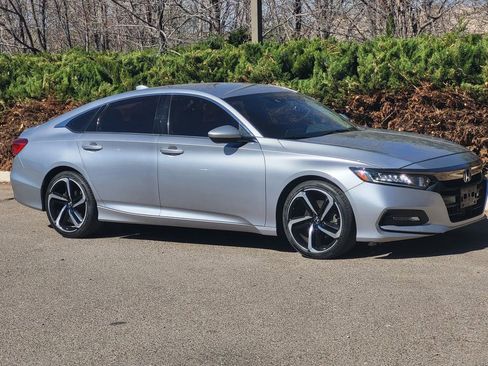 Used 2020 Honda Accord Sport image 3
