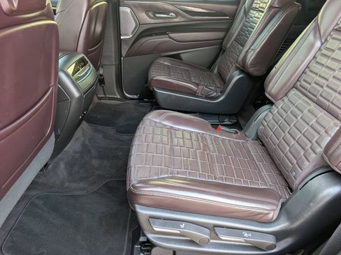 Certified 2023 Cadillac Escalade Sport Platinum AWD/4WD image 17