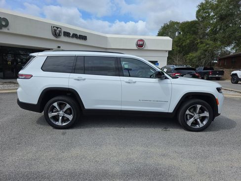New 2026 Jeep Grand Cherokee L Limited w/ Luxury Tech Group II RWD image 4