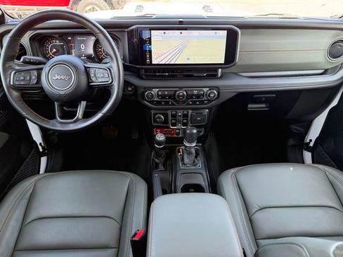 Used 2025 Jeep Gladiator Mojave image 22