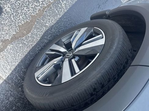 Certified 2023 Nissan Rogue SL FWD image 14