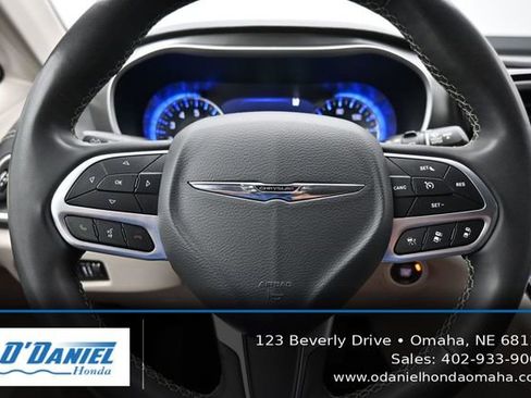 Used 2022 Chrysler Pacifica Touring-L FWD image 29