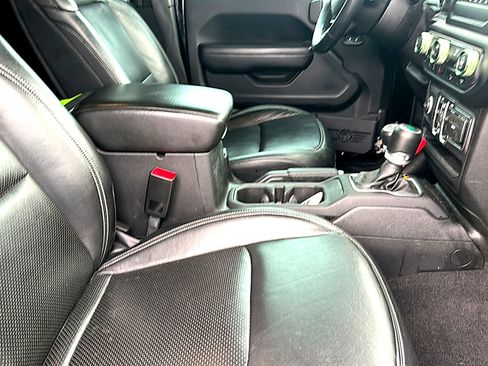 Used 2019 Jeep Wrangler Unlimited Sport S AWD/4WD image 23