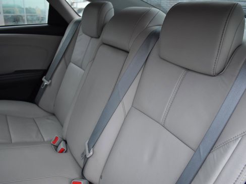 Used 2016 Toyota Avalon Limited image 44