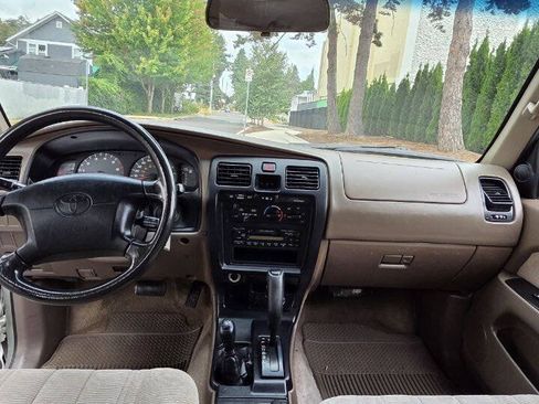Used 1999 Toyota 4Runner SR5 AWD/4WD image 11