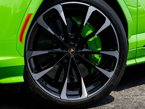 Used 2025 Lamborghini Urus SE image 25