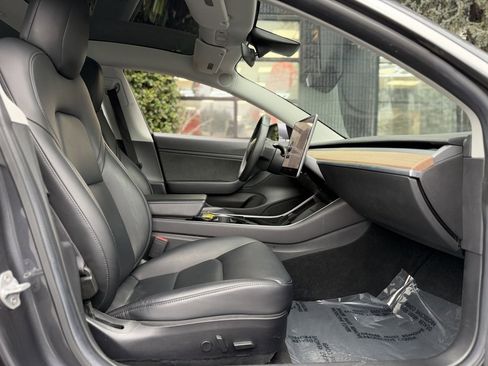 Used 2019 Tesla Model 3 Long Range image 33